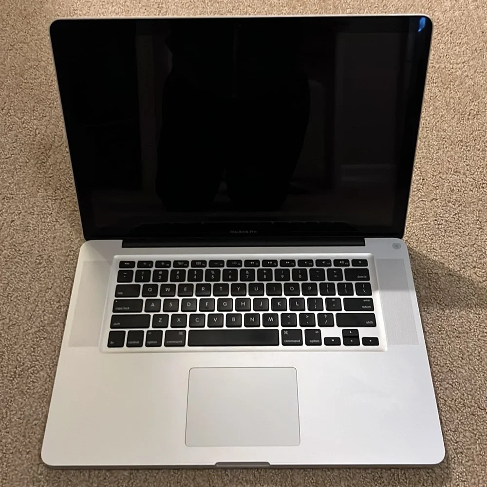 16inch Macbook Pro laptop with charger